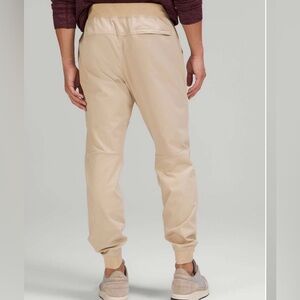 Men's Lululemon Tan Jogger Pants- 29” inseam